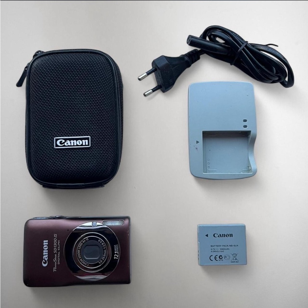 Canon Powershot SD1300 IS Elph burgundy Camera w Battery, Case, Charger tested